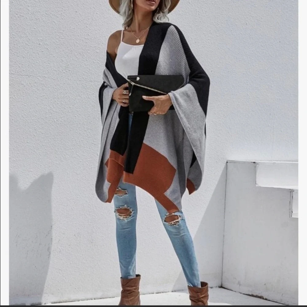 Open Front Color Block Batwing Ruana - Picture 9 of 9